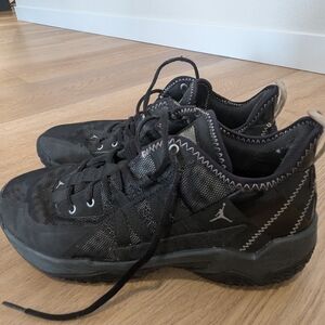 Jordan Men’s Black and Cream Low-Top Sneakers